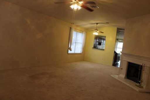 1519 Thibodeaux Dr - Photo 3 of 14