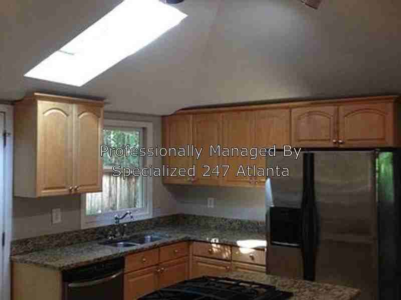 1820 Claremont St Nw - Photo 3 of 9