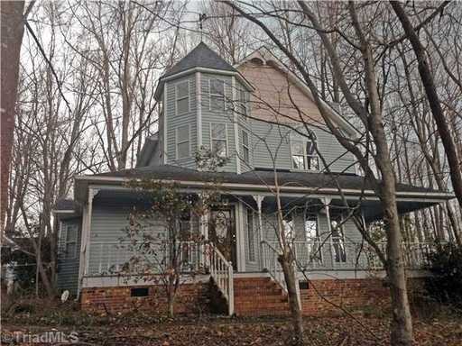 125 Cody Dr - Photo 2 of 16