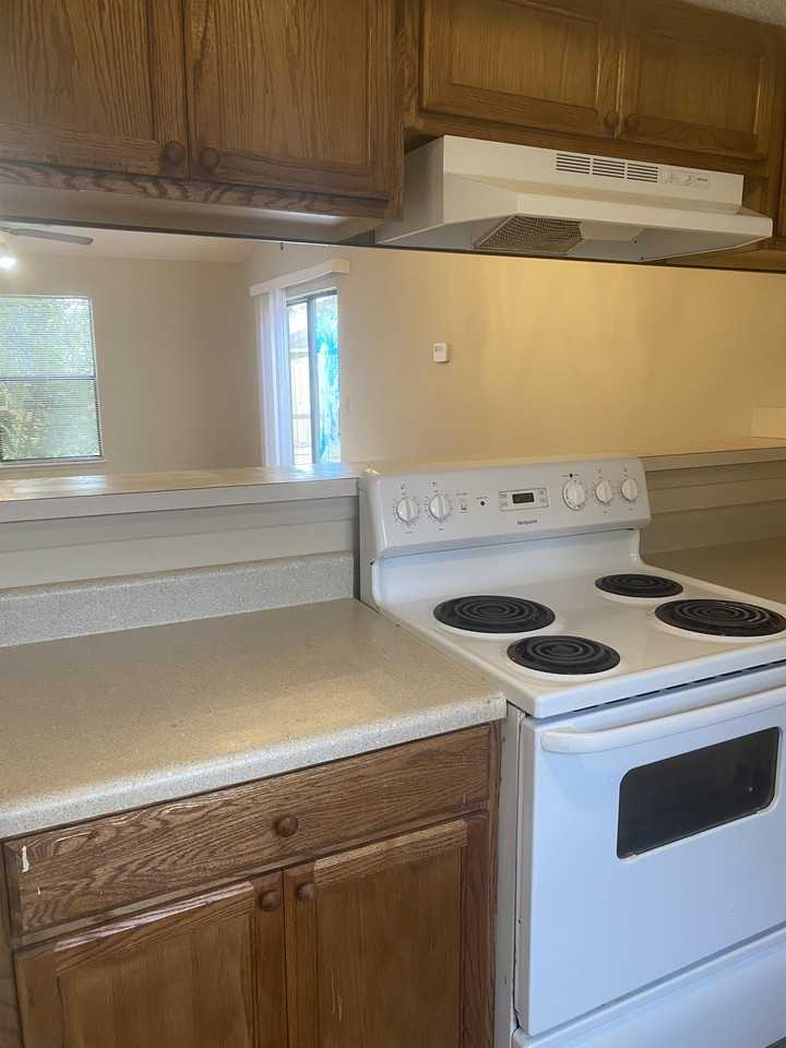 10706 Meadow Lea Dr - Photo 3 of 17