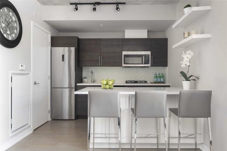 39 Brant Street #905