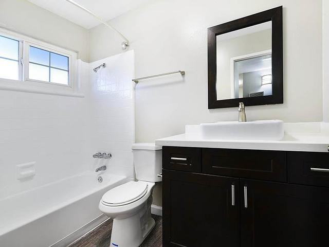 38000 Camden St - Photo 6 of 14