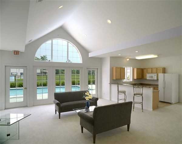 The Pointe at Island Lake - Photo 2 of 11