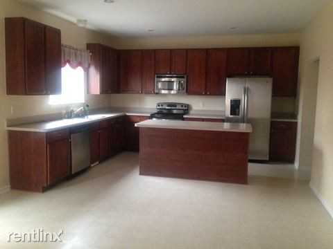 42226 Freeport Ct - Photo 2 of 8