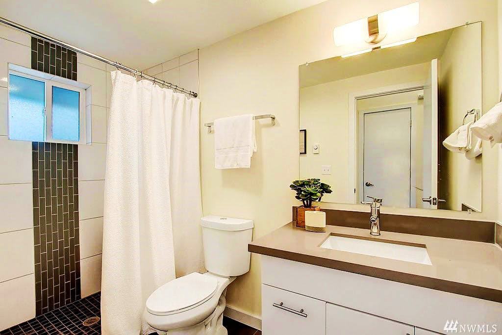 1823 29th Ave - Photo 3 of 21