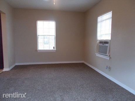 1019 Adams Ave - Photo 3 of 8