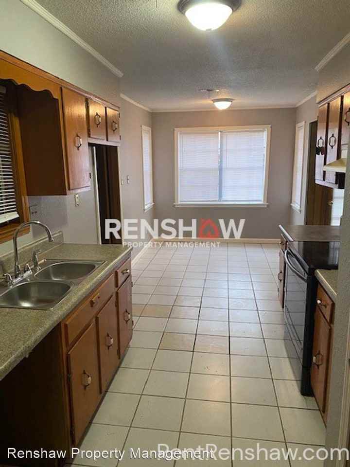 6124 Chinaberry Dr - Photo 2 of 12