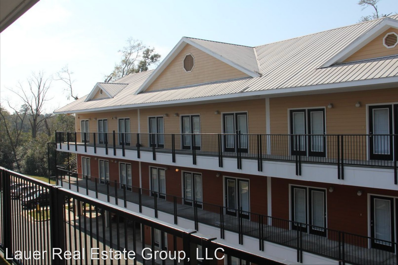 401 Putnam Drive - Photo 3 of 6