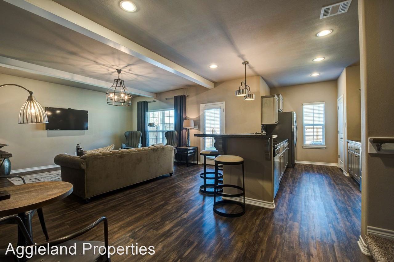 3316 Papa Bear Dr - Photo 3 of 18