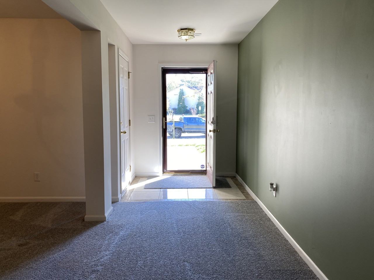 265 Border Rd - Photo 3 of 38