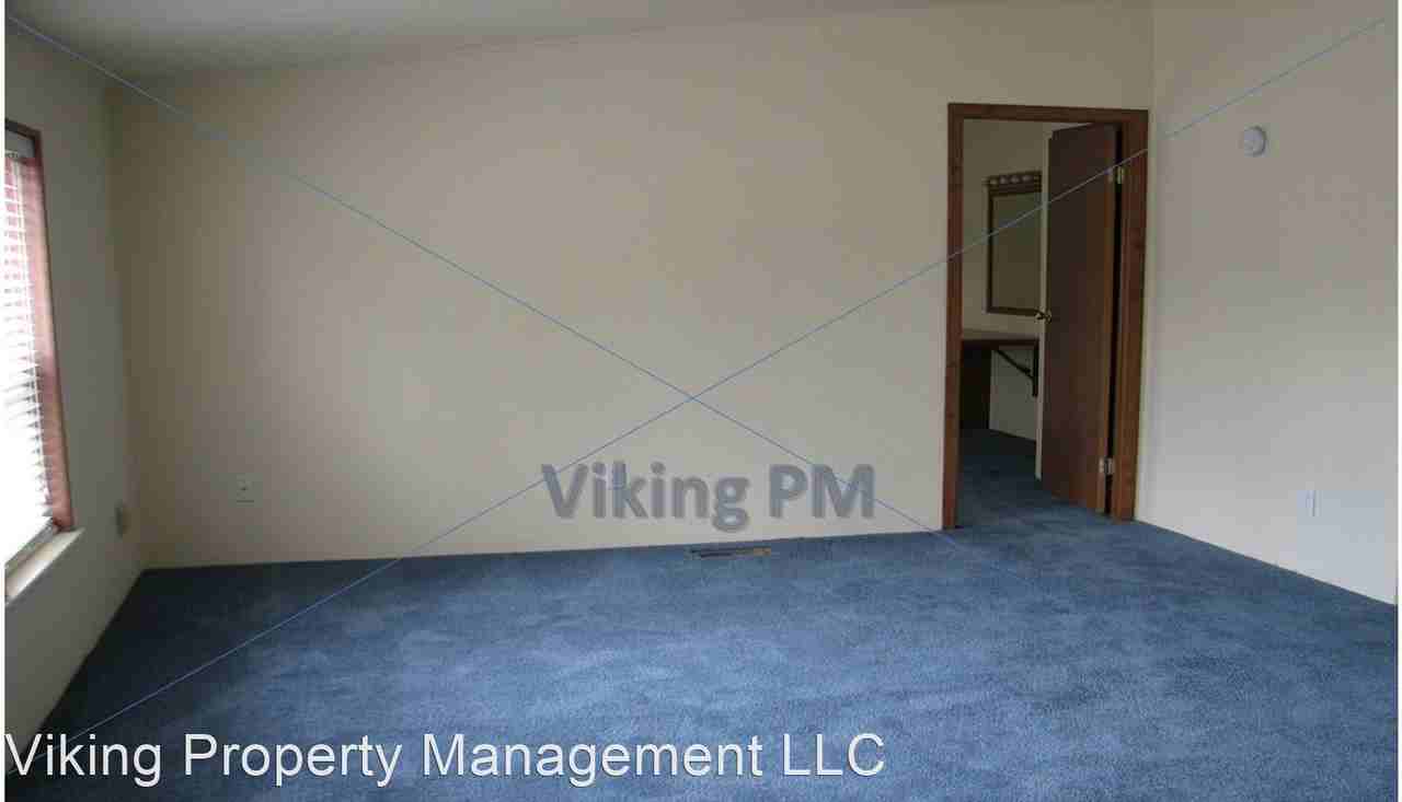 3673 Se Umatilla Loop - Photo 3 of 7