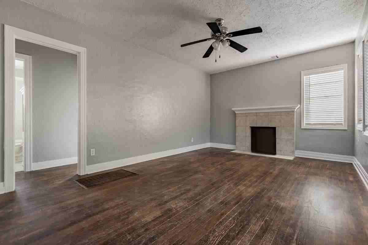 3224 Nw 24th St - Photo 2 of 12