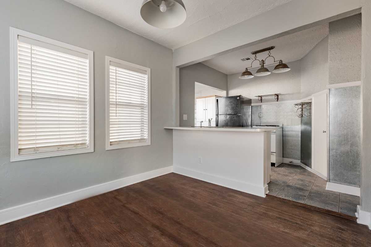 3224 Nw 24th St - Photo 3 of 12