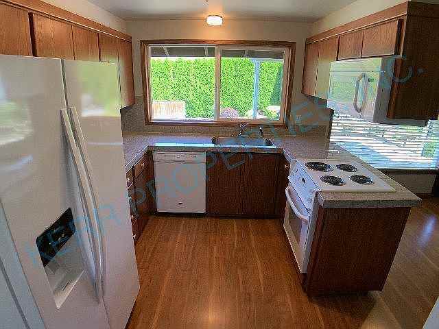 3108 Ne 140th Ave - Photo 3 of 6