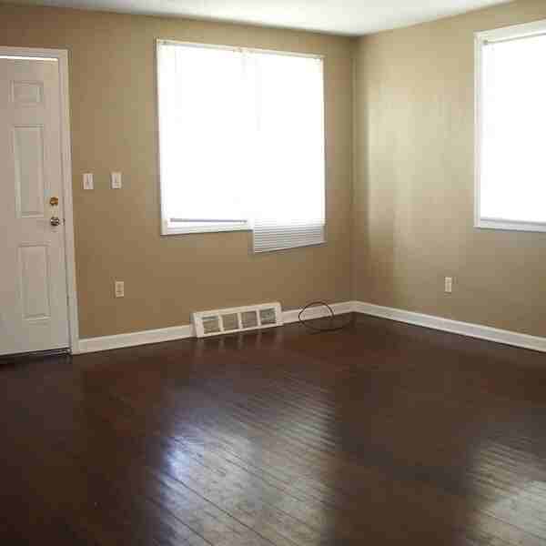 105 S Merrimac - Photo 2 of 13