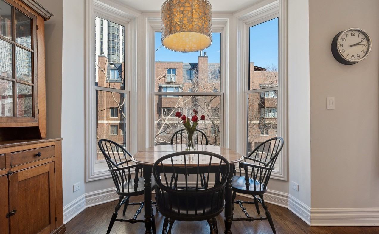 1712 North Wells Street #2 - Photo 3 of 11