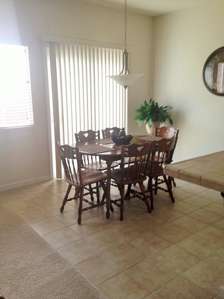 320 Pinnacle Ln - Photo 3 of 17