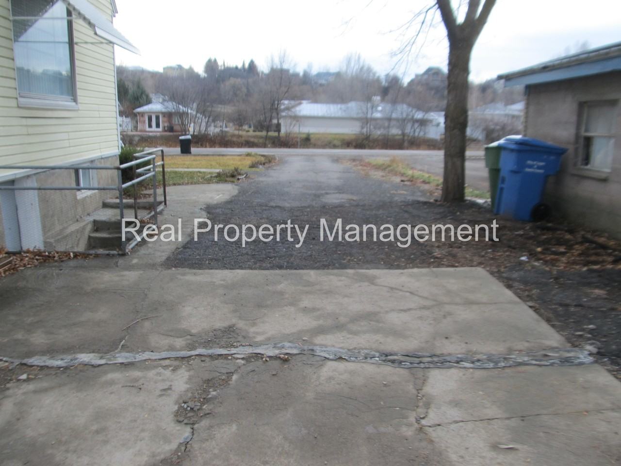 63 Riverside Dr - Photo 3 of 15