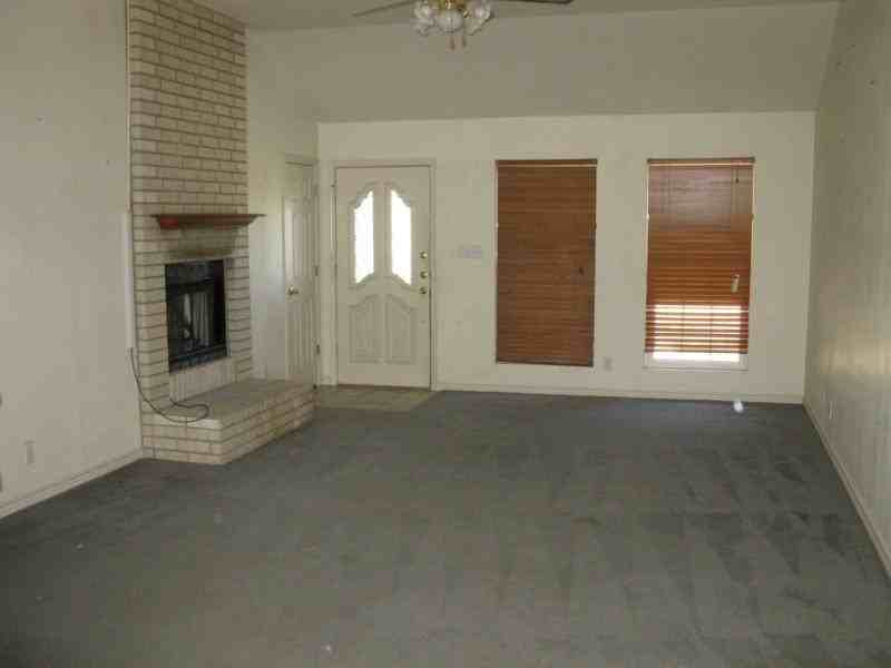 2716 Sikes Dr - Photo 3 of 29