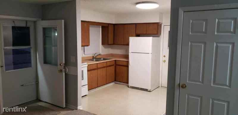 814 Hartford Ave - Photo 3 of 7