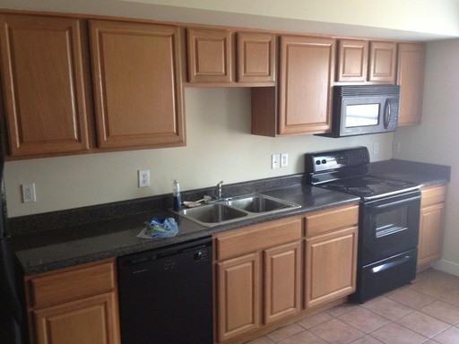 418 S Laurel St - Photo 2 of 9