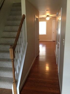 418 S Laurel St - Photo 3 of 9