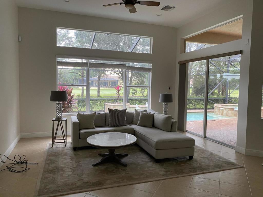 9421 Briarcliff Trace - Photo 2 of 7