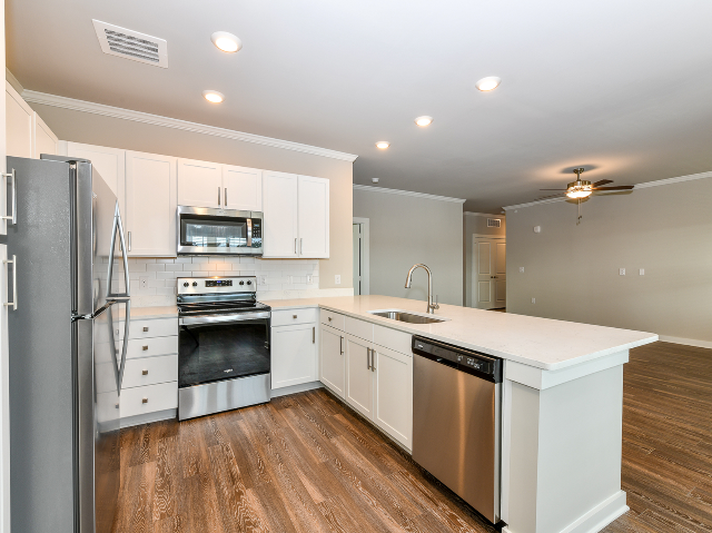 Legends North of Broad - Photo 7 of 32