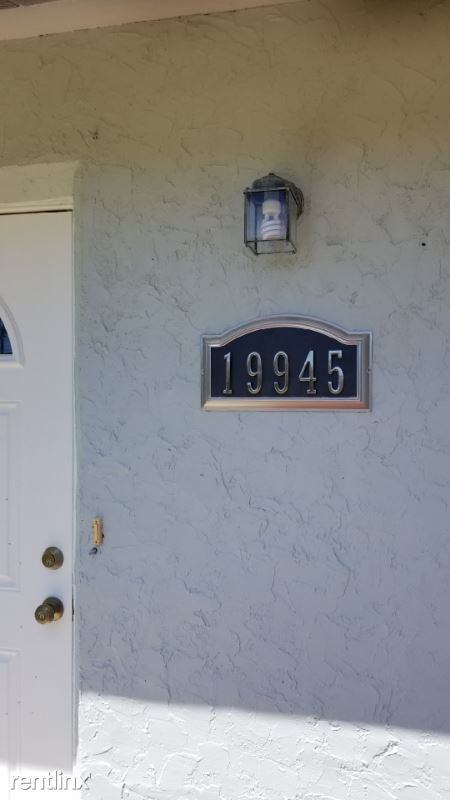 19945 Gardenia Dr - Photo 3 of 15