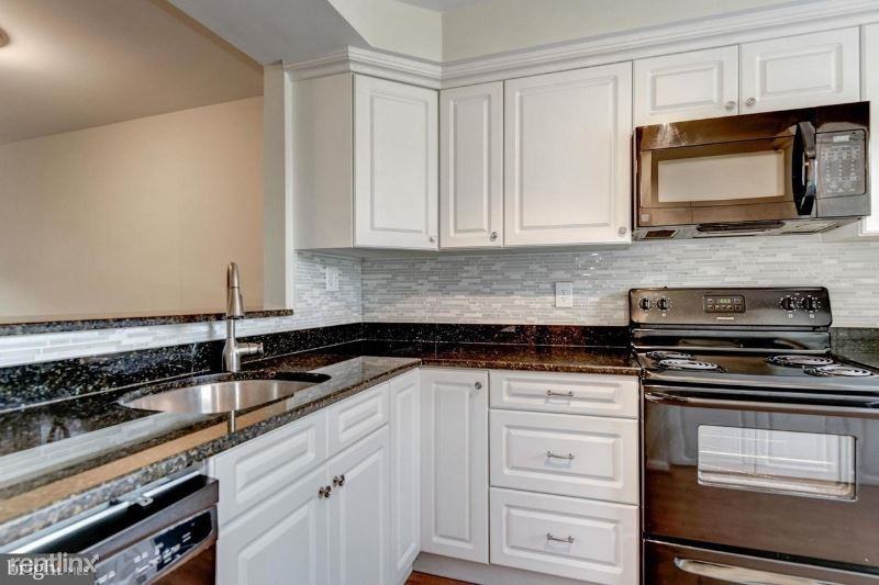 1655 S Barton St - Photo 2 of 15