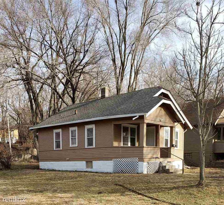 3241 N 41st St - Photo 2 of 11