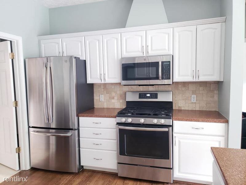 4501 Cove Loop Rd - Photo 3 of 16