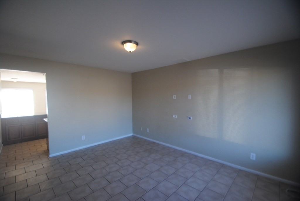 3713 W Crocus Dr - Photo 3 of 20