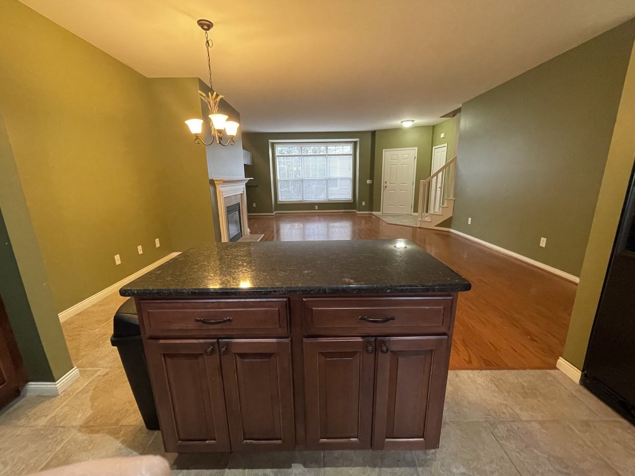 11695 Squiers Boulevard - Photo 6 of 21