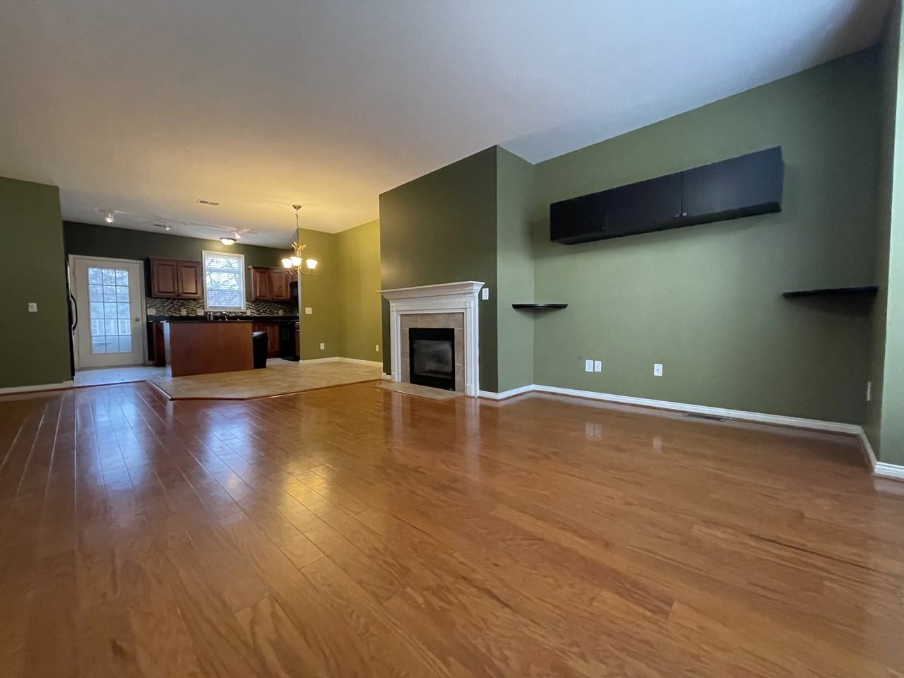 11695 Squiers Boulevard - Photo 4 of 21