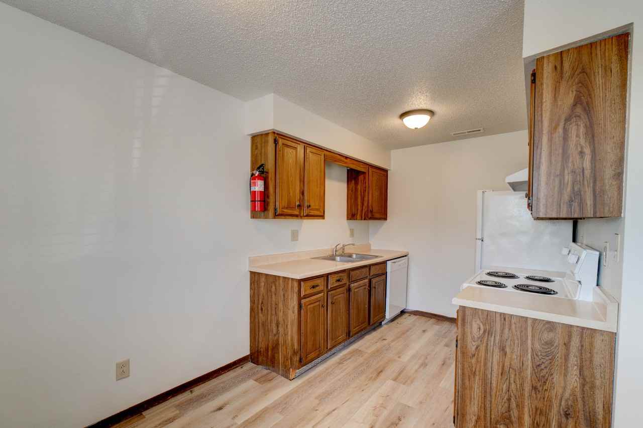 947 Boston Way - Photo 2 of 11