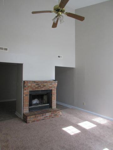 102 Persimmon Court - Photo 2 of 19