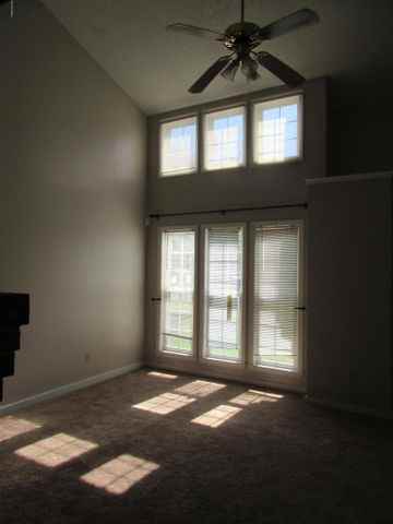 102 Persimmon Court - Photo 3 of 19