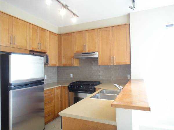 403 - 4883 Maclure Mews - Photo 3 of 18