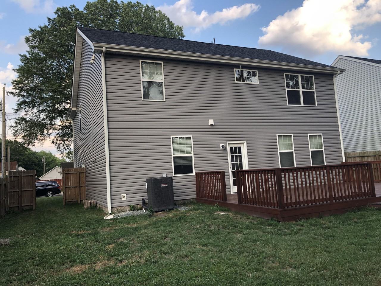 2813 Overbrook Ave - Photo 3 of 9