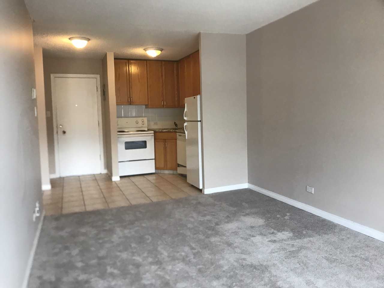 322 1 Avenue Northeast - Photo 2 of 6