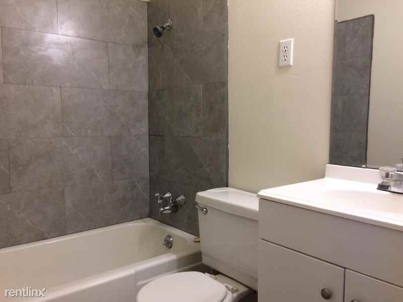 2704 8th Ave - Photo 3 of 6