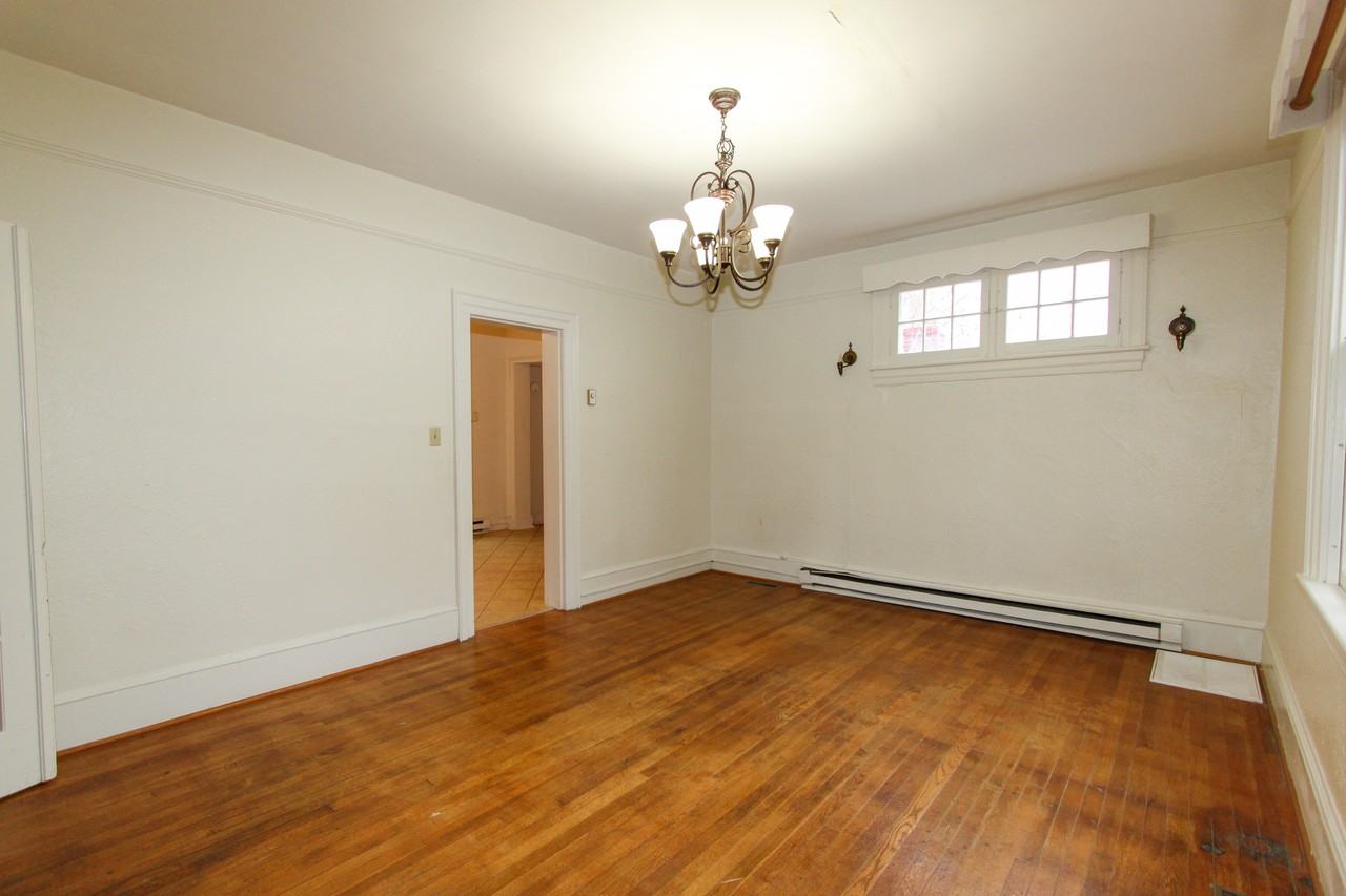 204 W Washington St - Photo 2 of 14