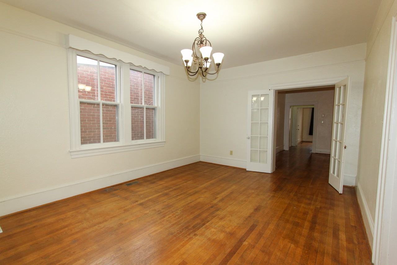 204 W Washington St - Photo 3 of 14