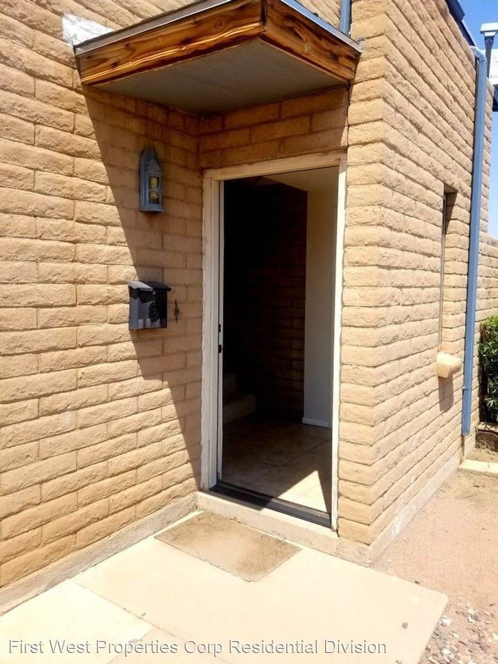 1060 N. Washington Ave. - Photo 2 of 18