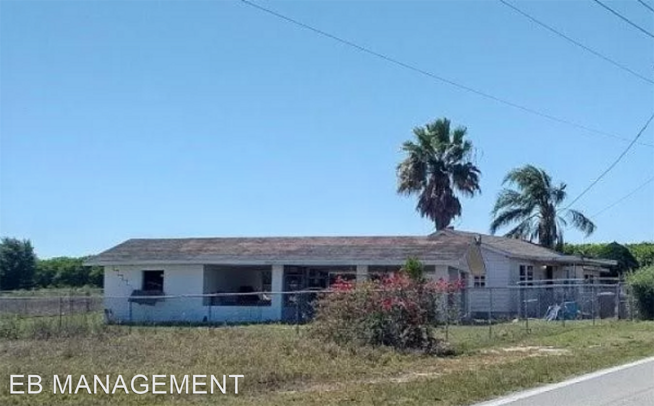 425 S Blvd E - Photo 3 of 7