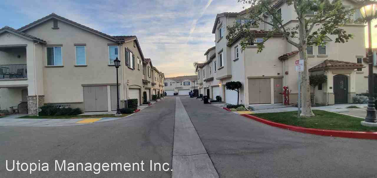 15617 Odyssey Dr #30 - Photo 2 of 18