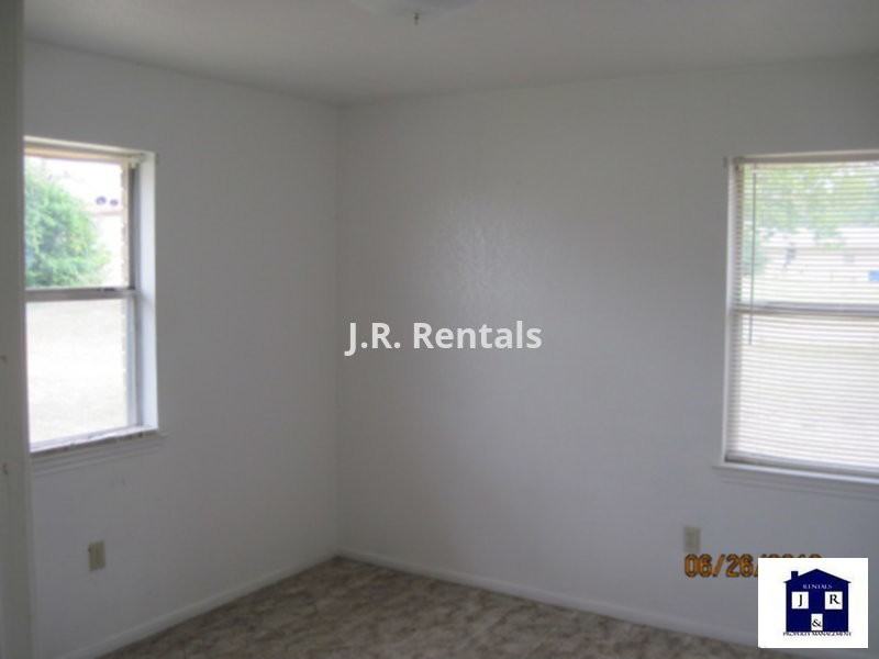 208 Gibson St #A - Photo 4 of 7