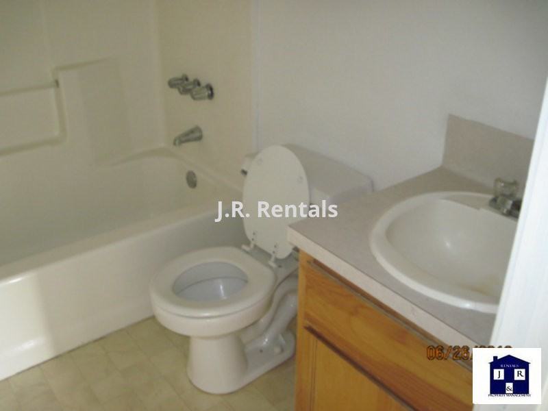 208 Gibson St #A - Photo 5 of 7