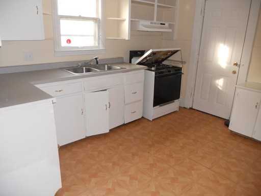 135 Fair St SE - Photo 2 of 9